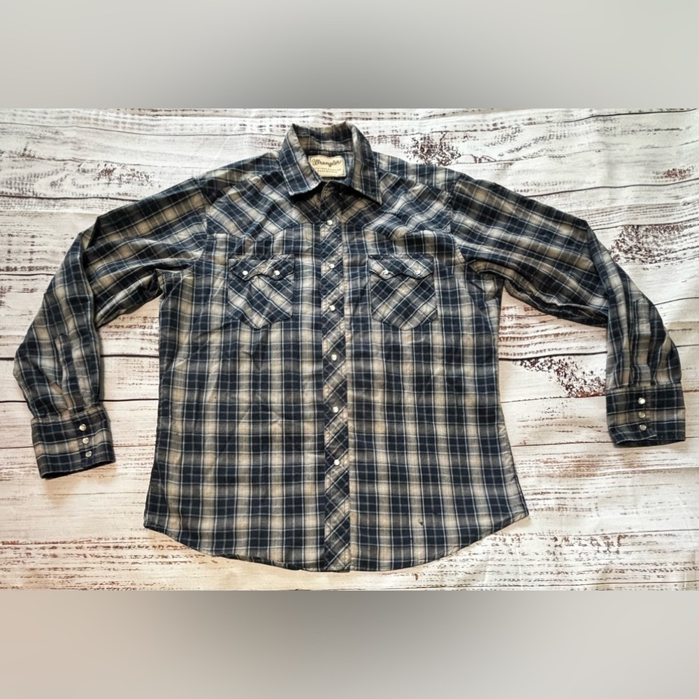Men’s Wrangler Long Sleeve Pearl Snap Shirt
